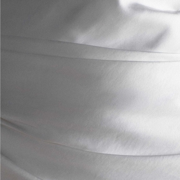 Meshki Iris White Off-Shoulder Long Dress - Medium- Brand New - Picture 3 of 7